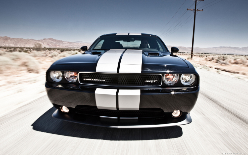 Dodge Challenger srt8