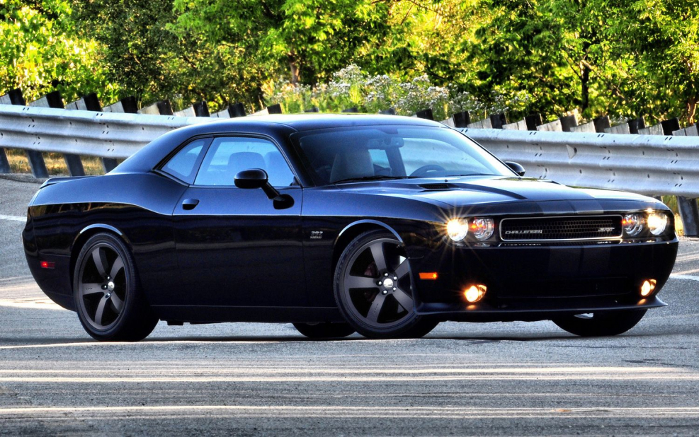Dodge Challenger srt8 392