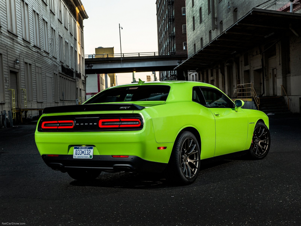 Dodge Challenger srt8 2015