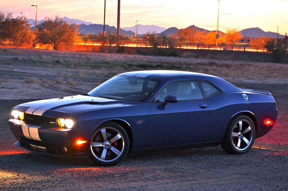 Dodge Challenger srt8
