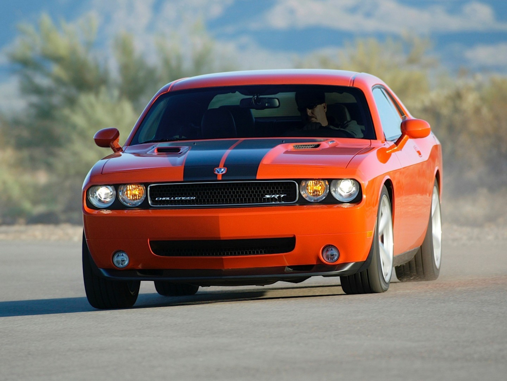 Dodge Challenger srt8