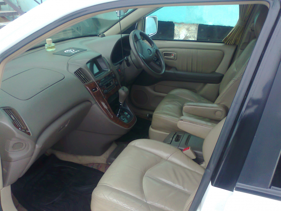 Toyota Harrier 2017 салон