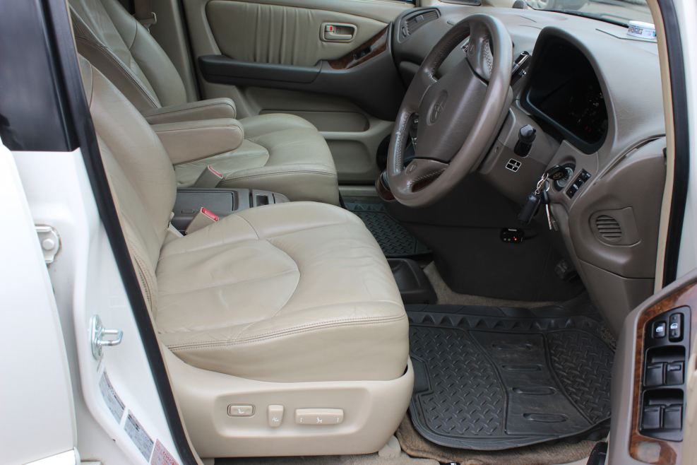 Toyota Harrier 1998 салон
