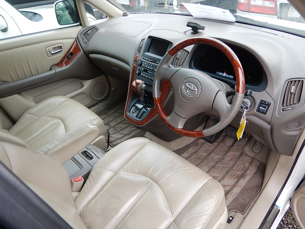 Toyota Harrier 2003 салон