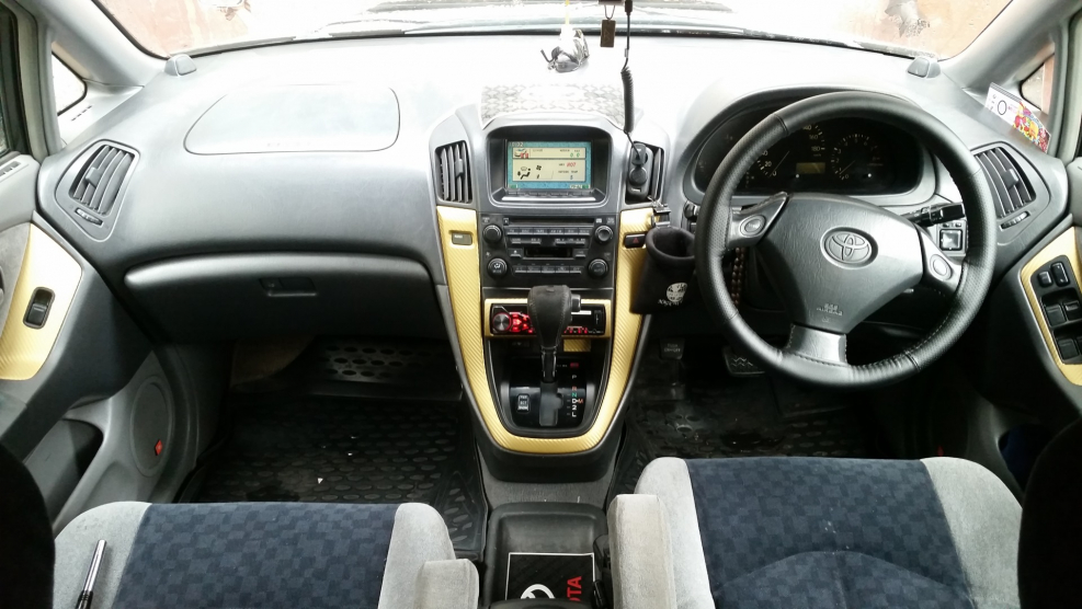 Toyota Harrier 2003 салон