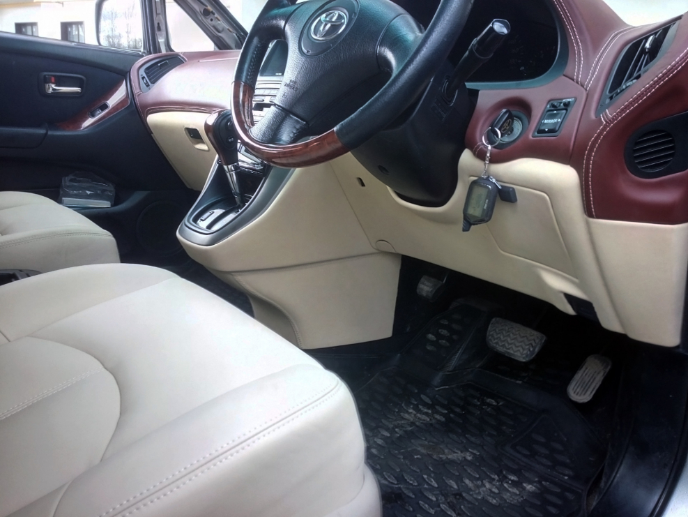 Toyota Harrier 1999 салон