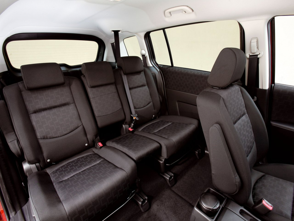 Mazda5 компактвэн