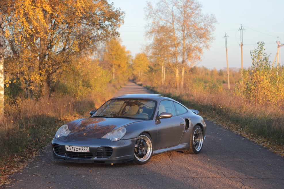 Осень Порше 911 Turbo s