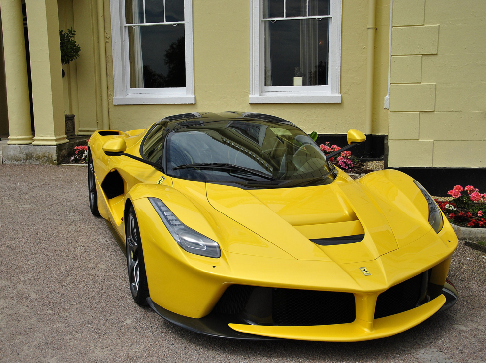 Ferrari LAFERRARI желтая