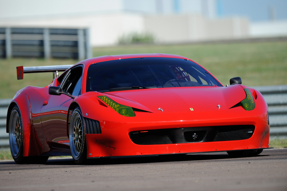 Гоночная Ferrari 458 Italia
