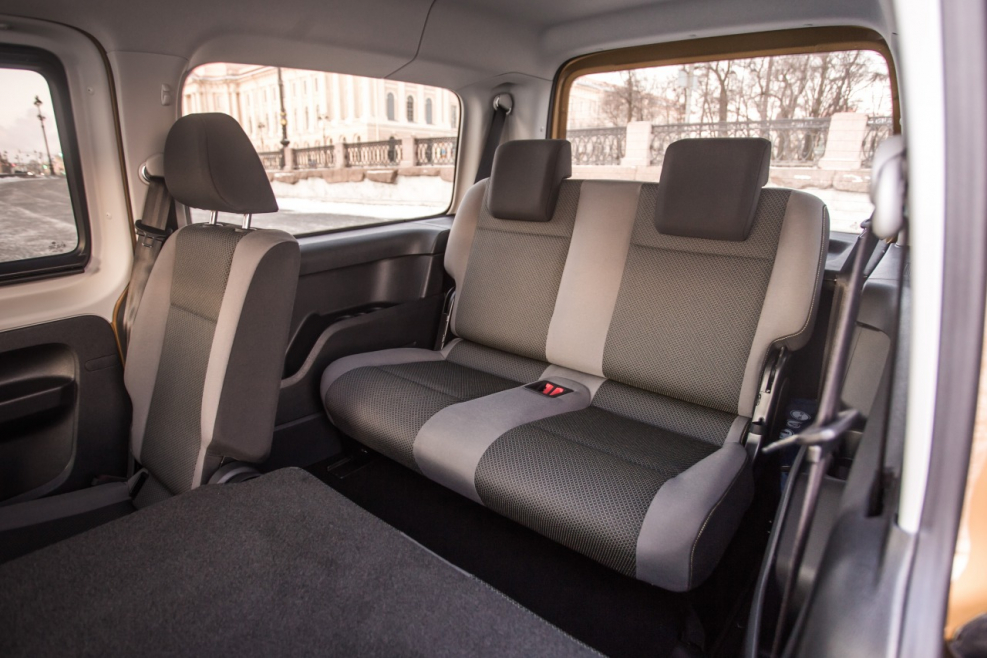 VW Caddy Maxi 7 мест