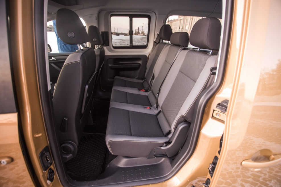 VW Caddy Maxi 7 мест