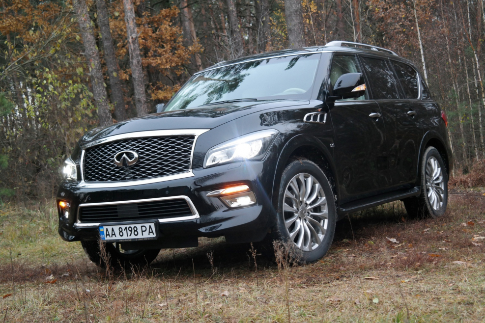 Infiniti огромный qx80