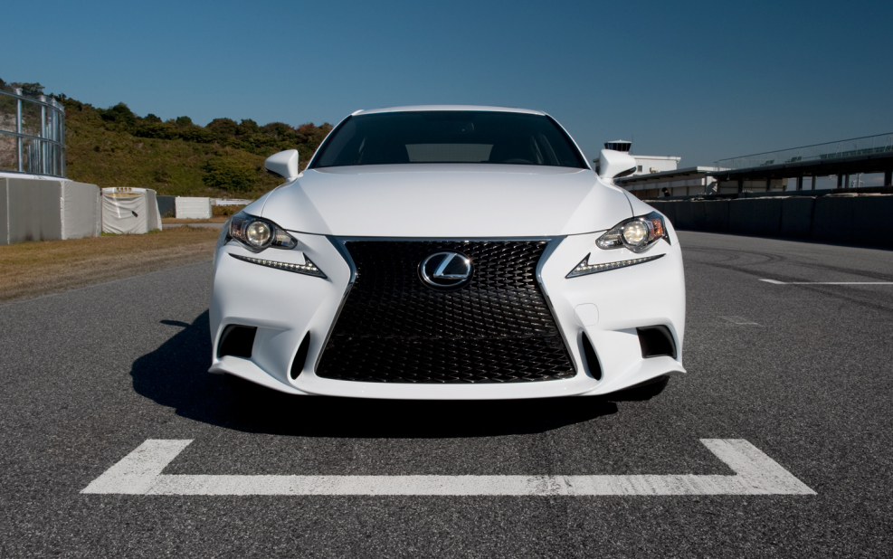 Лексус is 250 f Sport
