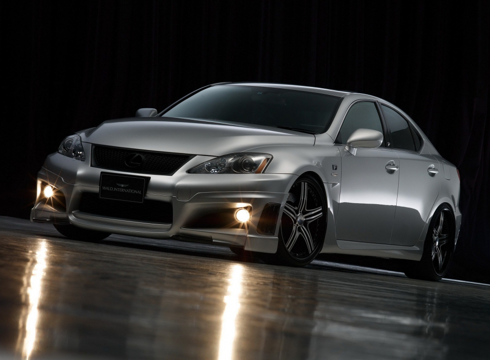 Lexus is f Wald