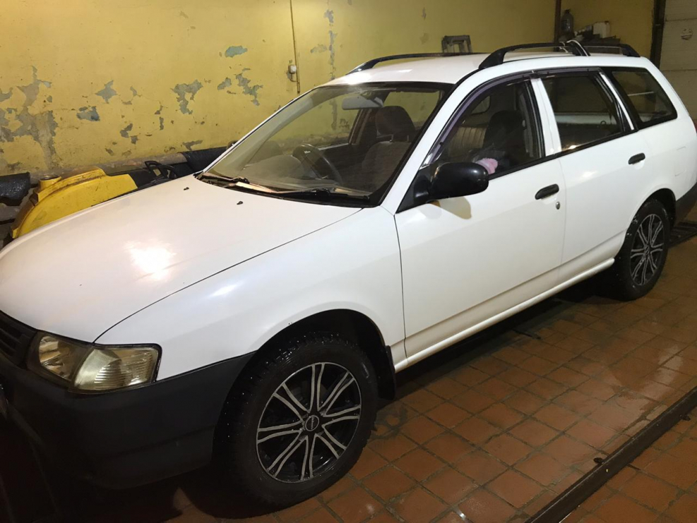 Ниссан ад 2002 серый
