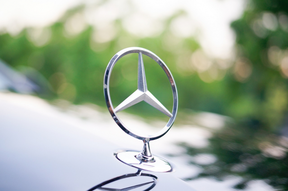 Mercedes Benz symbol