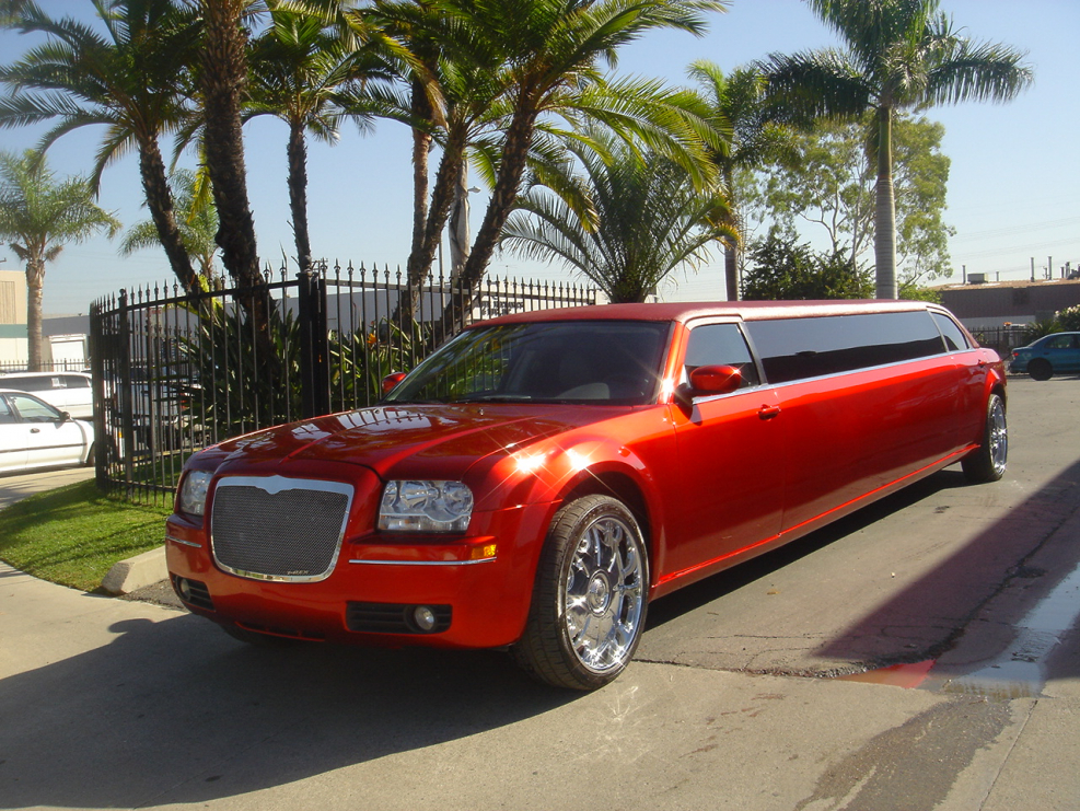 Chrysler 300c красный
