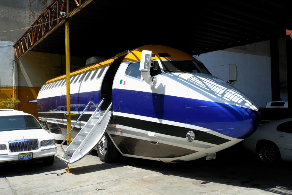 Boeing 727 Jet Limo — 16 м