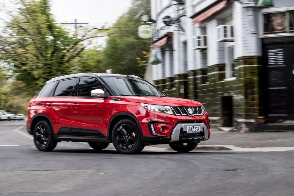 Suzuki Vitara 2016 красная