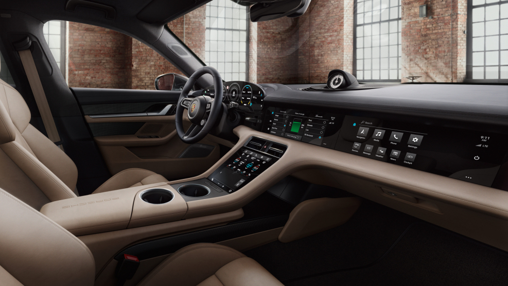 Porsche Taycan Turbo s салон