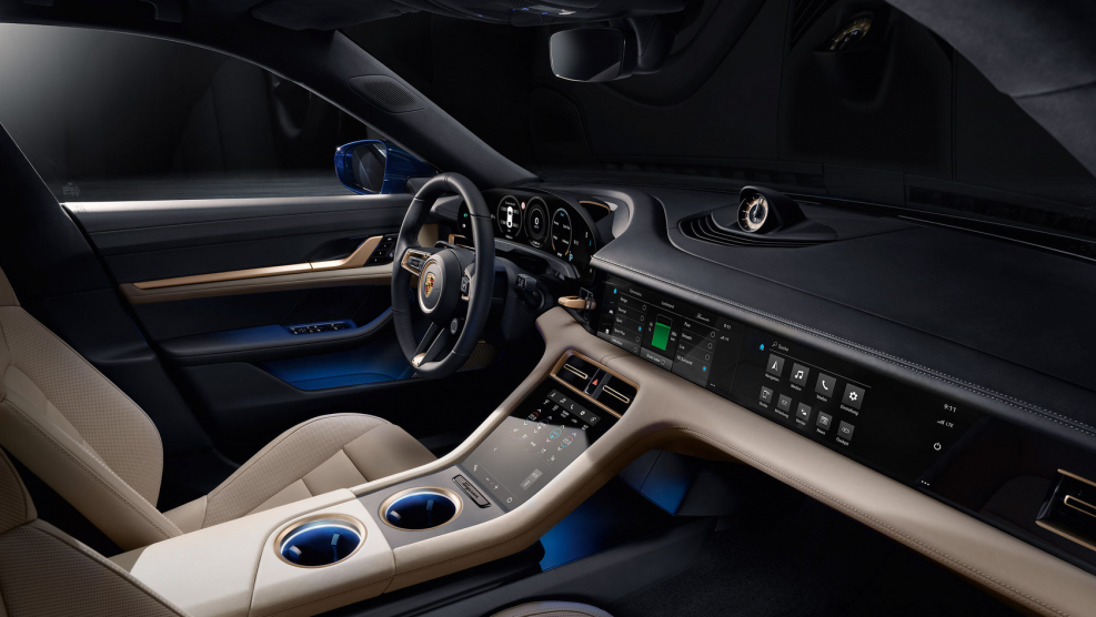 Porsche Taycan Turbo s салон