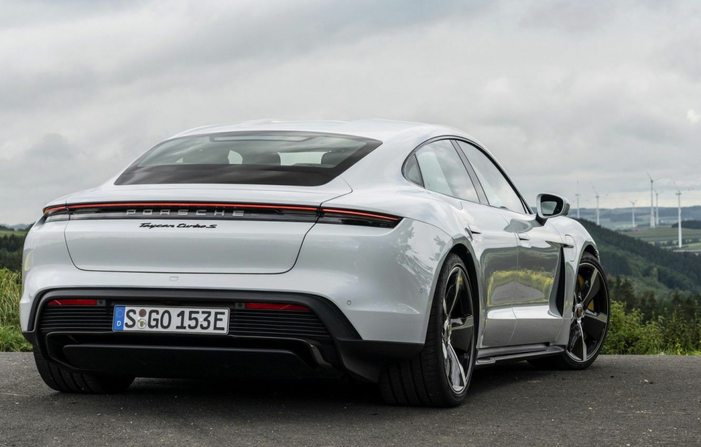Porsche Taycan Turbo s