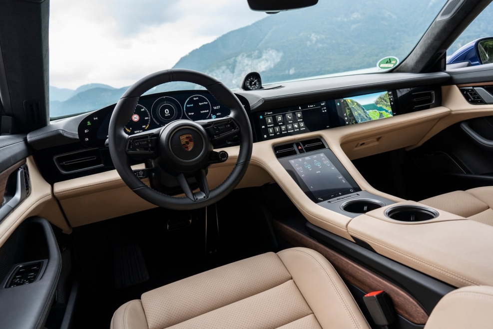 Porsche Taycan 2020 салон