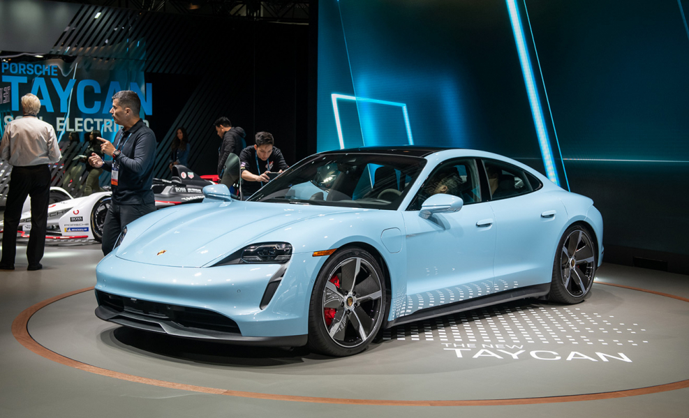 Новый Porsche Taycan 2020