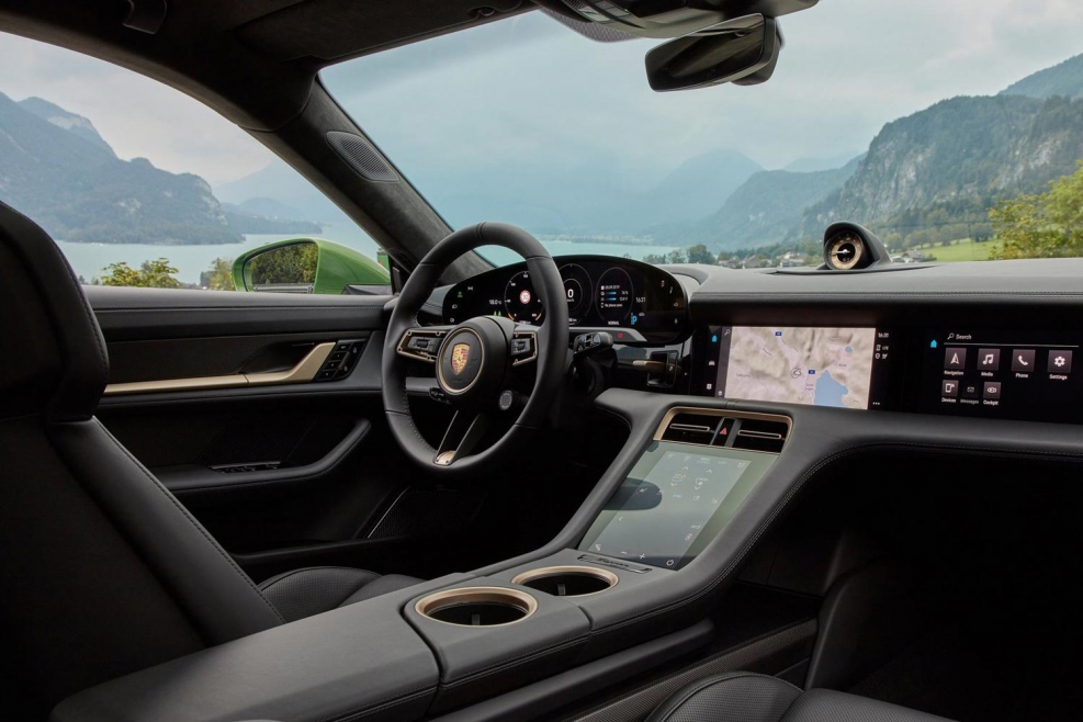 Порше 911 турбо s 2020 салон