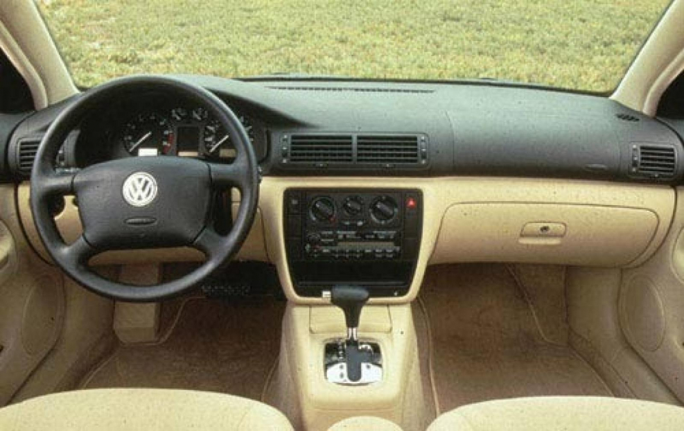 Volkswagen Passat, 2000 салон