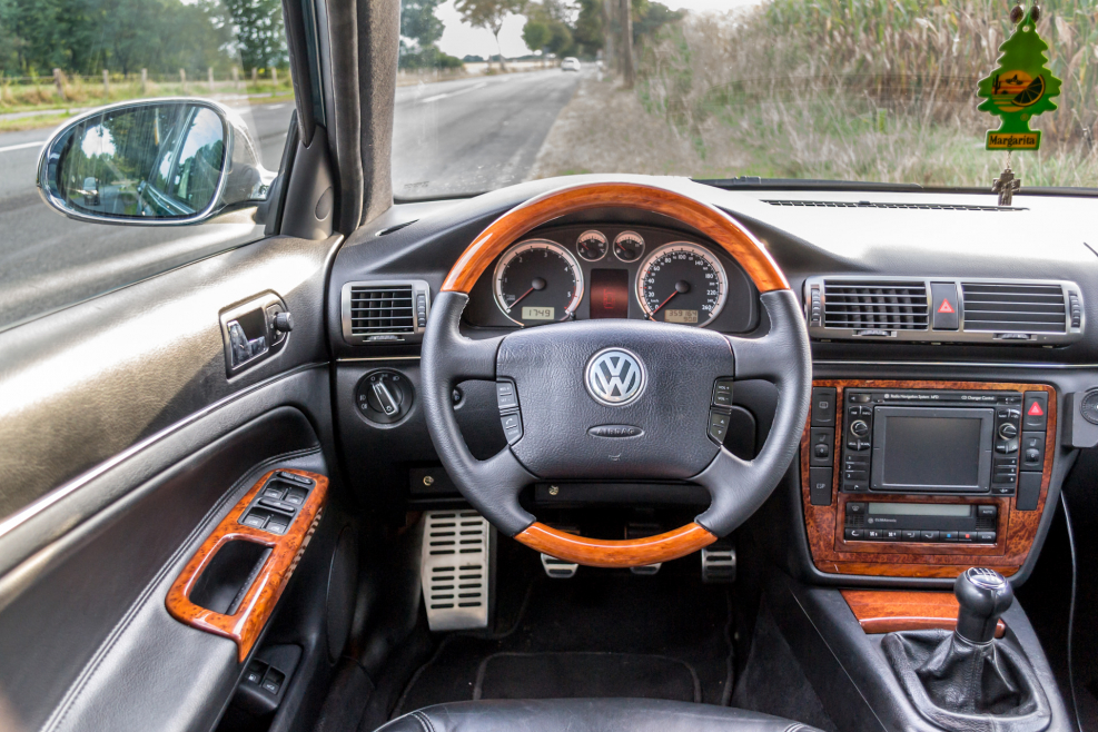 Volkswagen Passat w8 салон