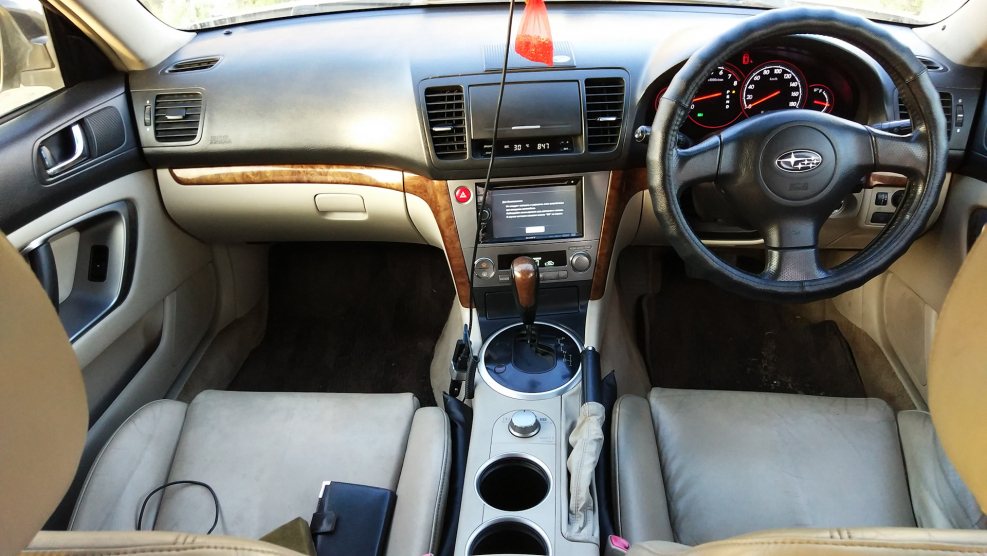 Салон Outback 2.5 2004