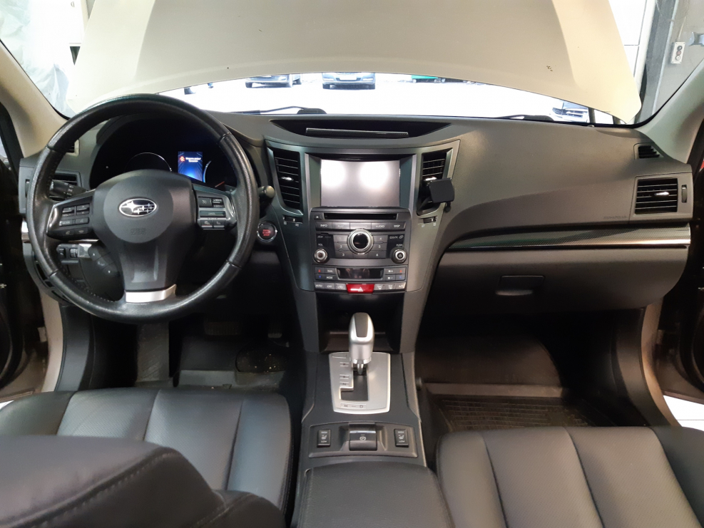 Subaru Outback br 2013 салон