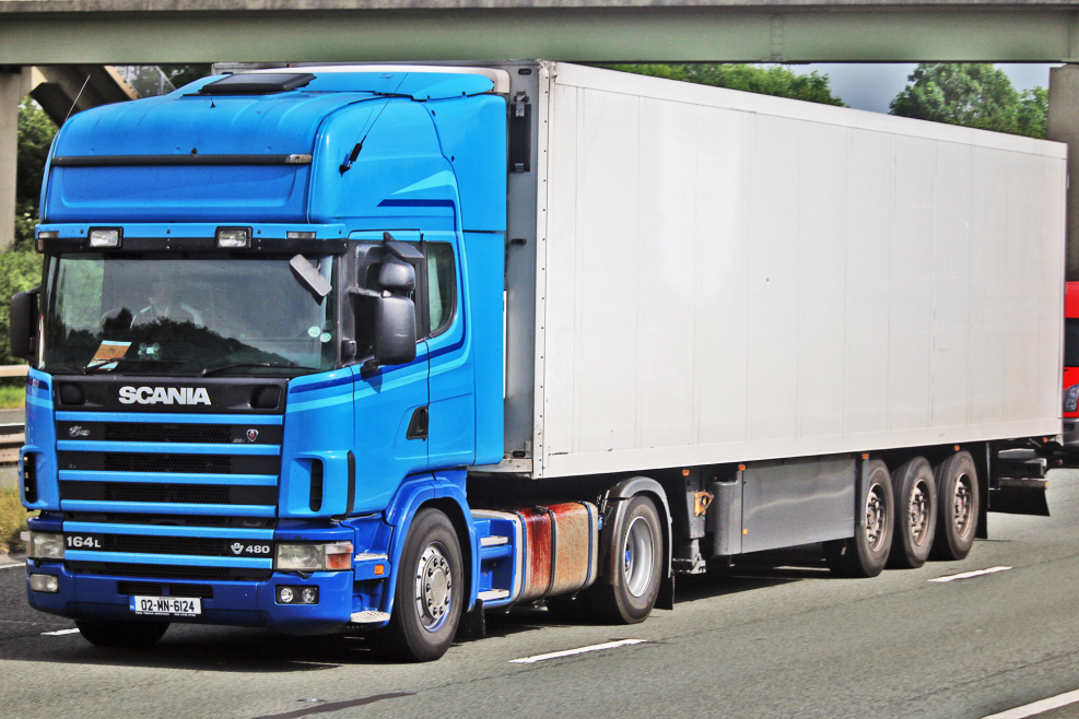 Scania 5 Series с зкл4ной полосой