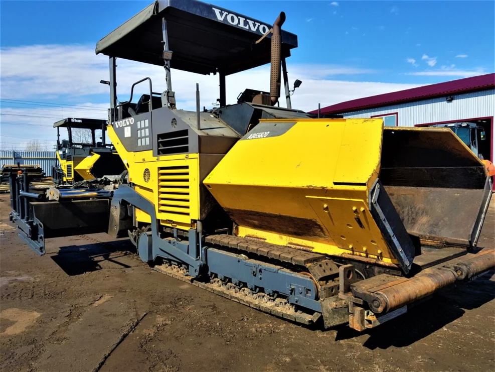 Асфальтоукладчик Volvo 5820