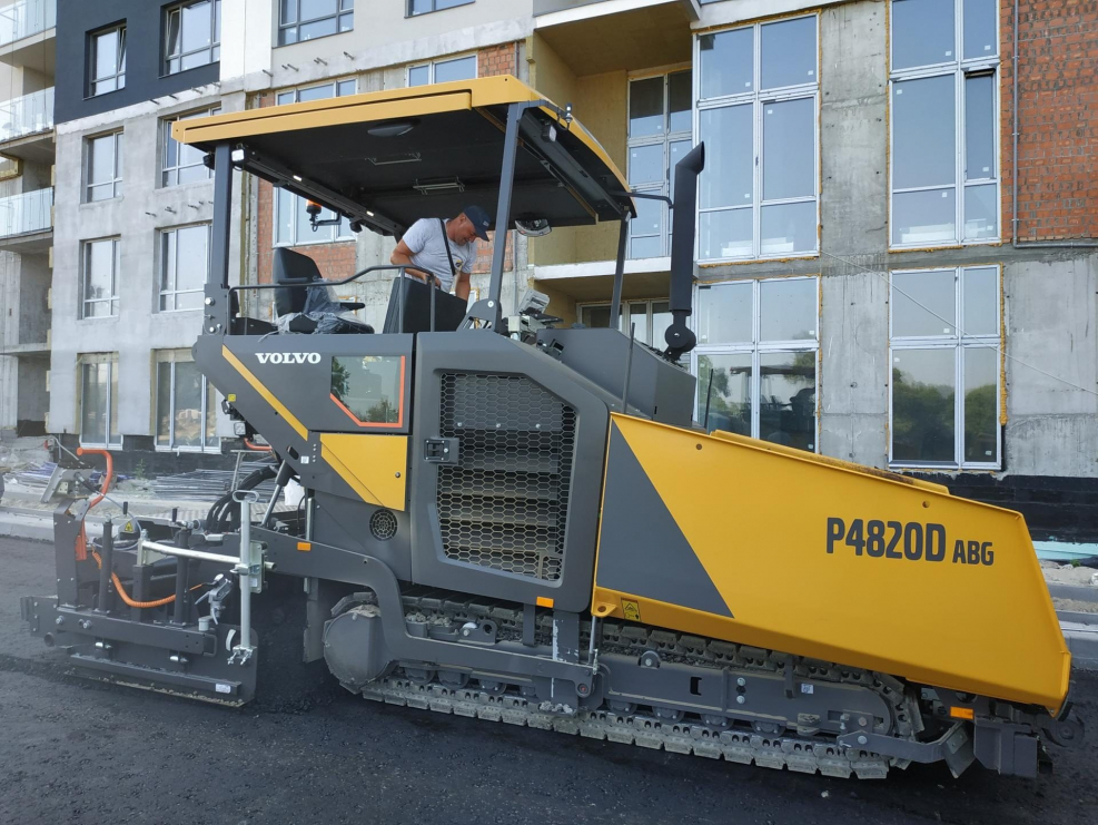 P6820d асфальтоукладчик Volvo