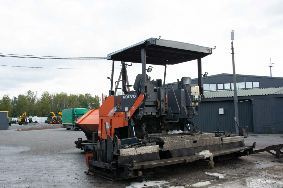 Асфальтоукладчик Volvo abg 5820