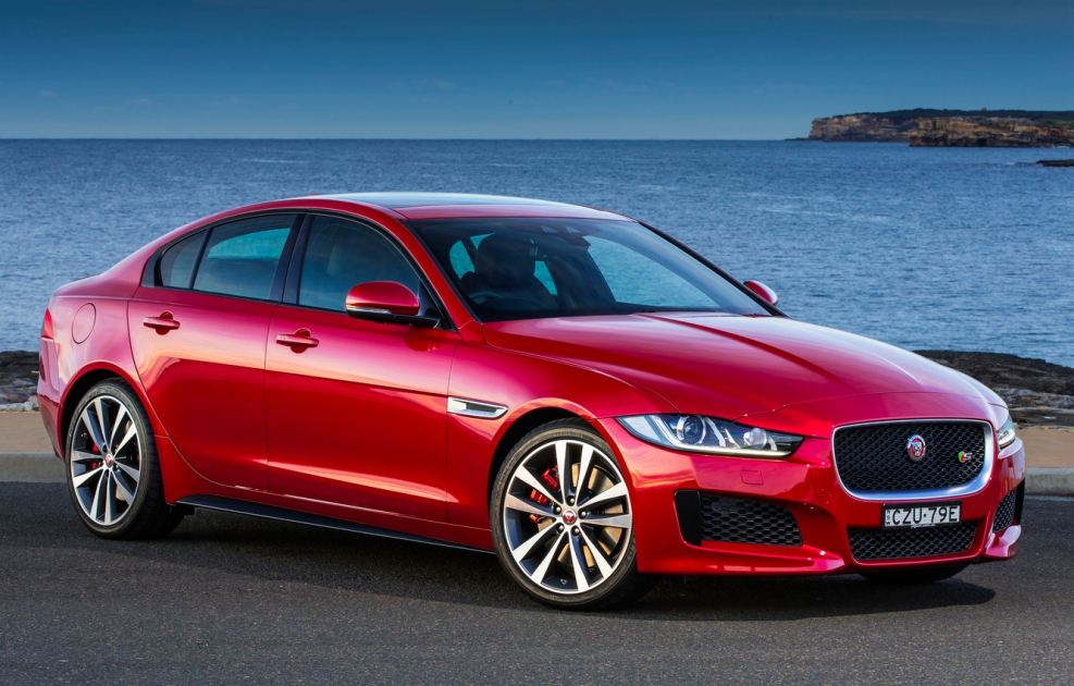 Ягуар xe 2016