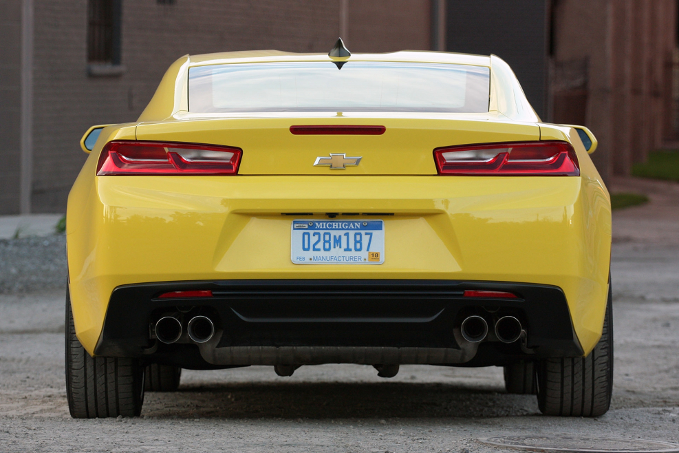 Chevrolet Camaro 2016 сзади