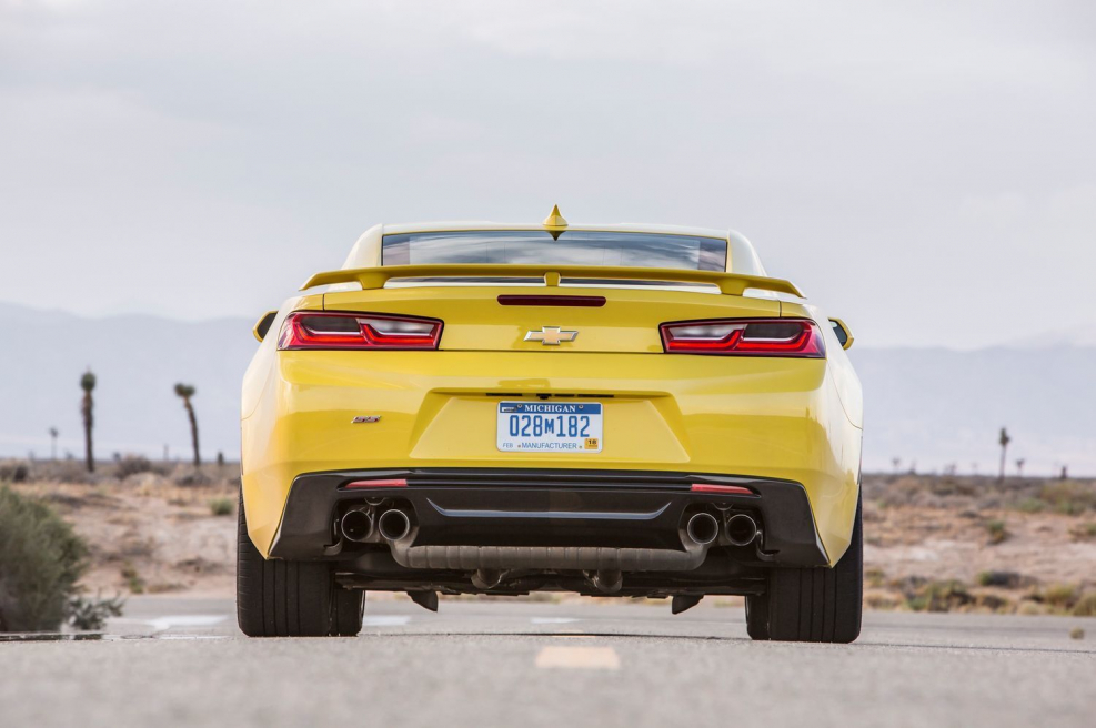 Chevrolet Camaro 2016 сзади