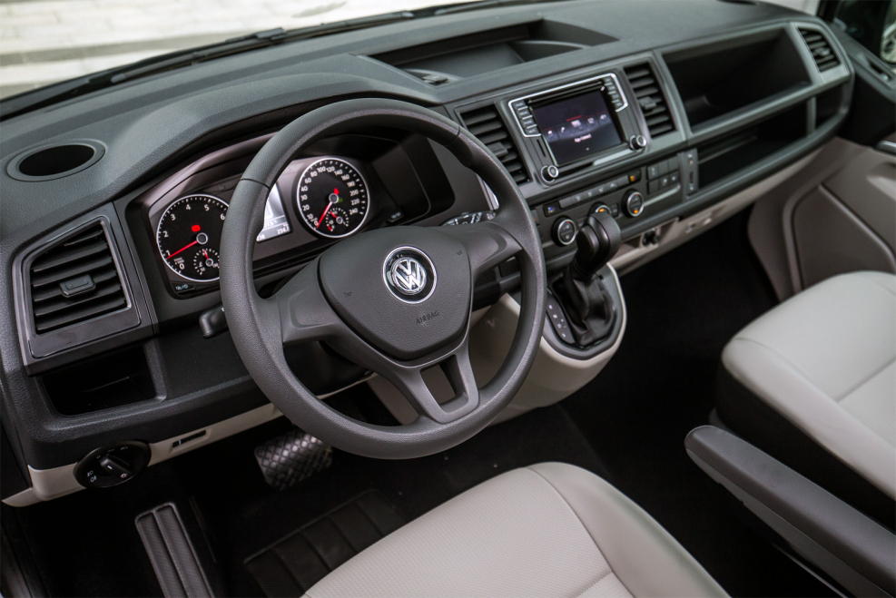 Volkswagen Caravelle t6 торпеда