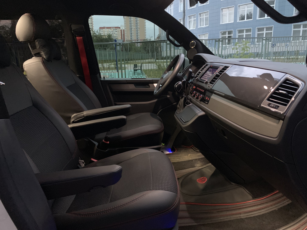 Volkswagen Caravelle 6.1 салон