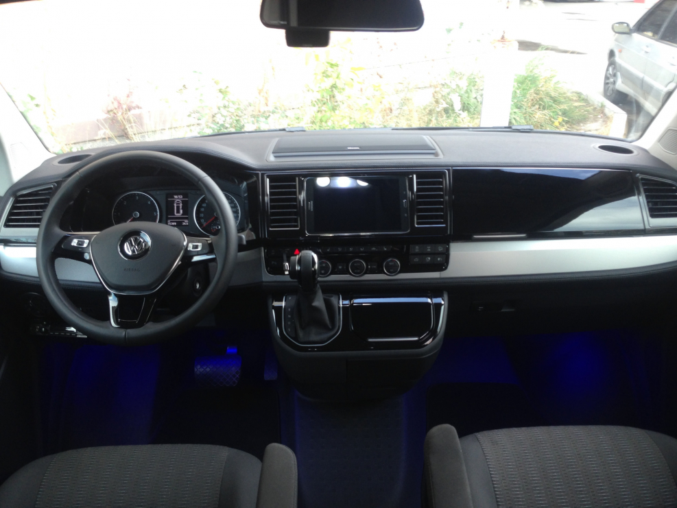 Volkswagen Caravelle t6 торпеда