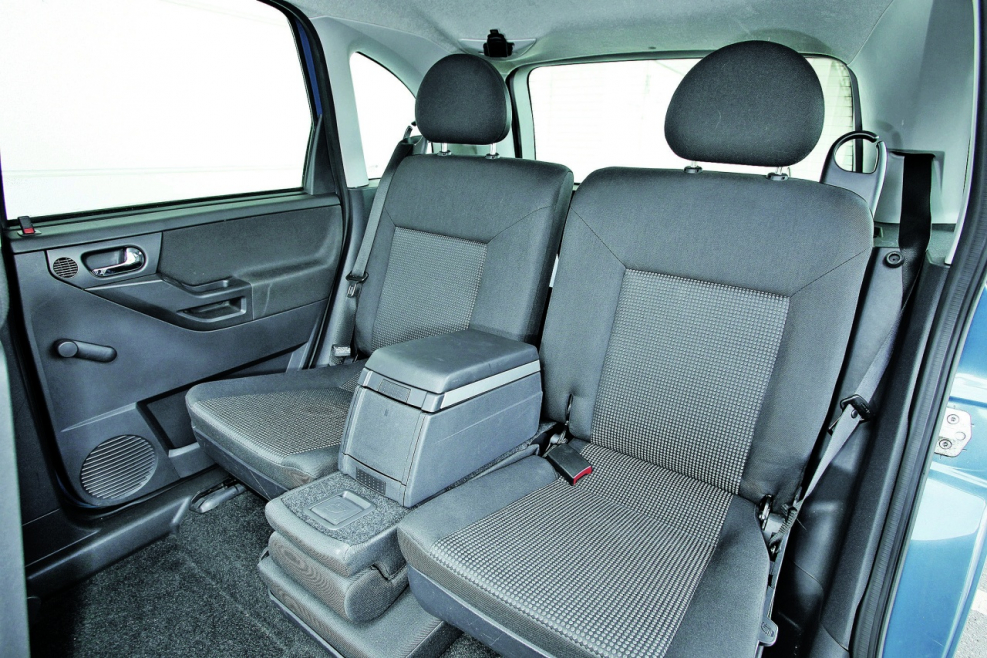 Opel Meriva 2012 салон 3 ряд сидений