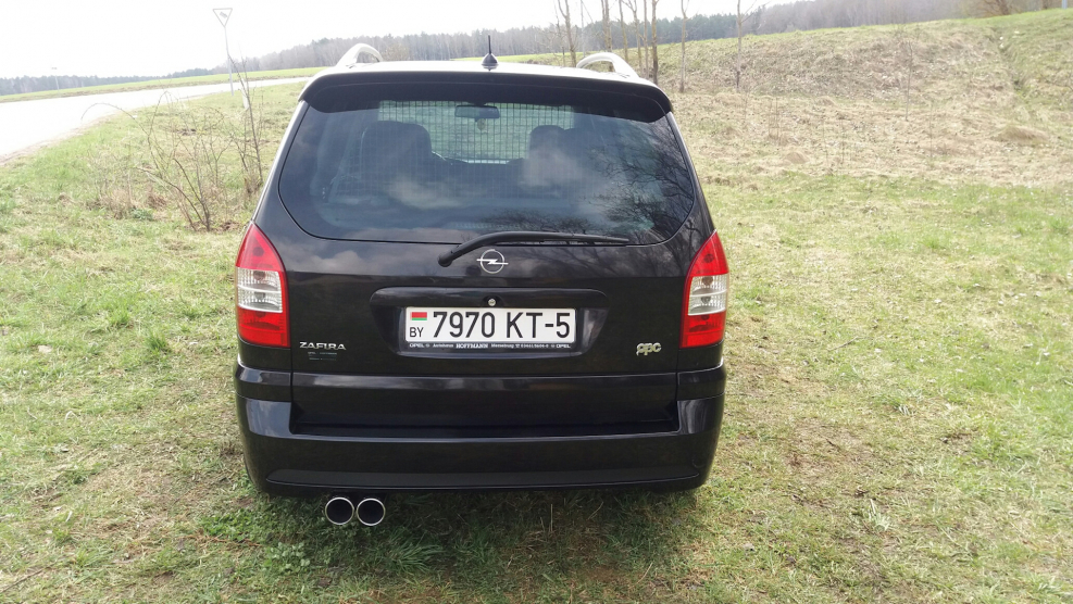 Opel Zafira b сзади