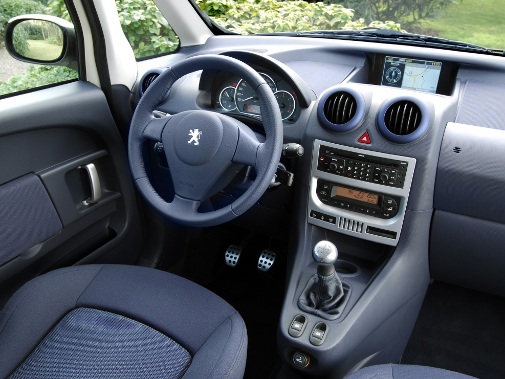 Peugeot 1007 салон