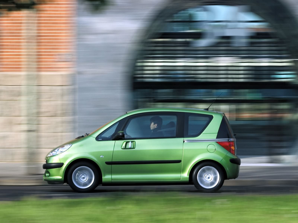 Peugeot 1007 and Boxer