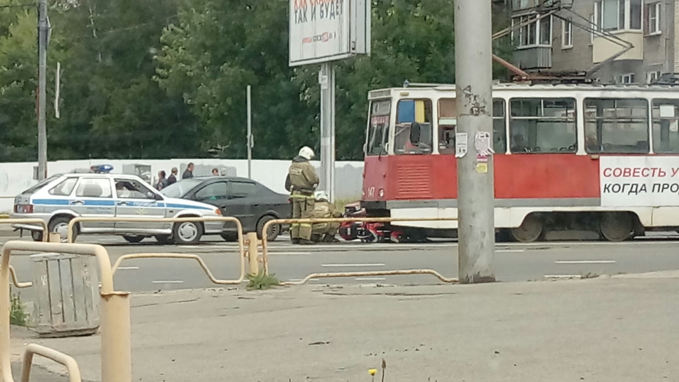 Авантис квадроцикл 200 красный
