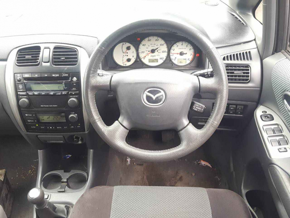 Mazda Premacy 2017 салон